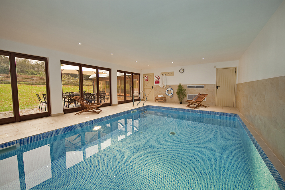 Cottages with a swimming pool in West Country Cottage with swimming