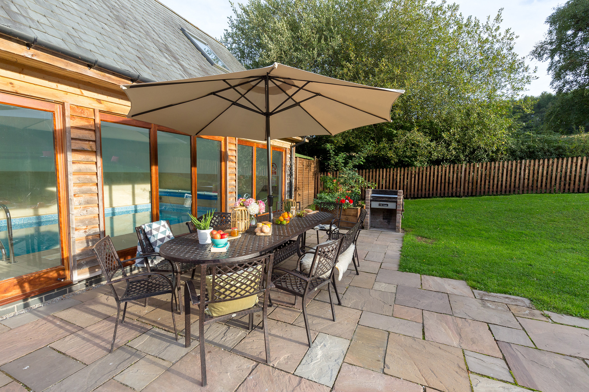 Cottages with a swimming pool in West Country Cottage with swimming