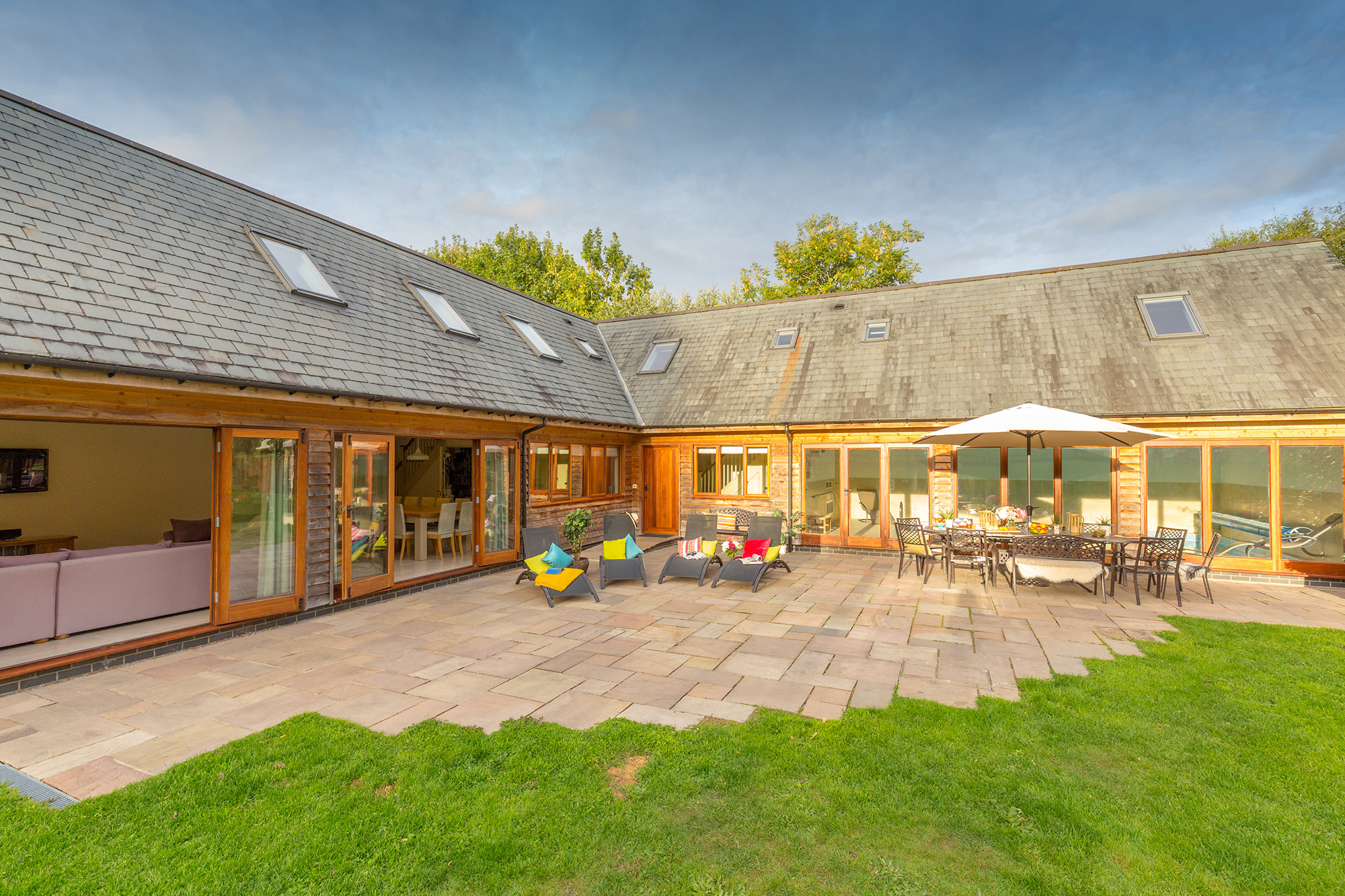 Cottages with a swimming pool in West Country Cottage with swimming