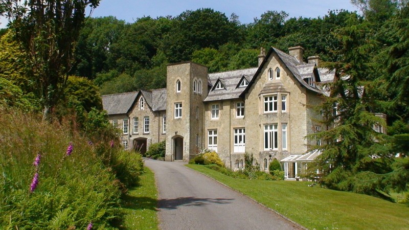 Cottages with a swimming pool in South Hams, West Country, South West