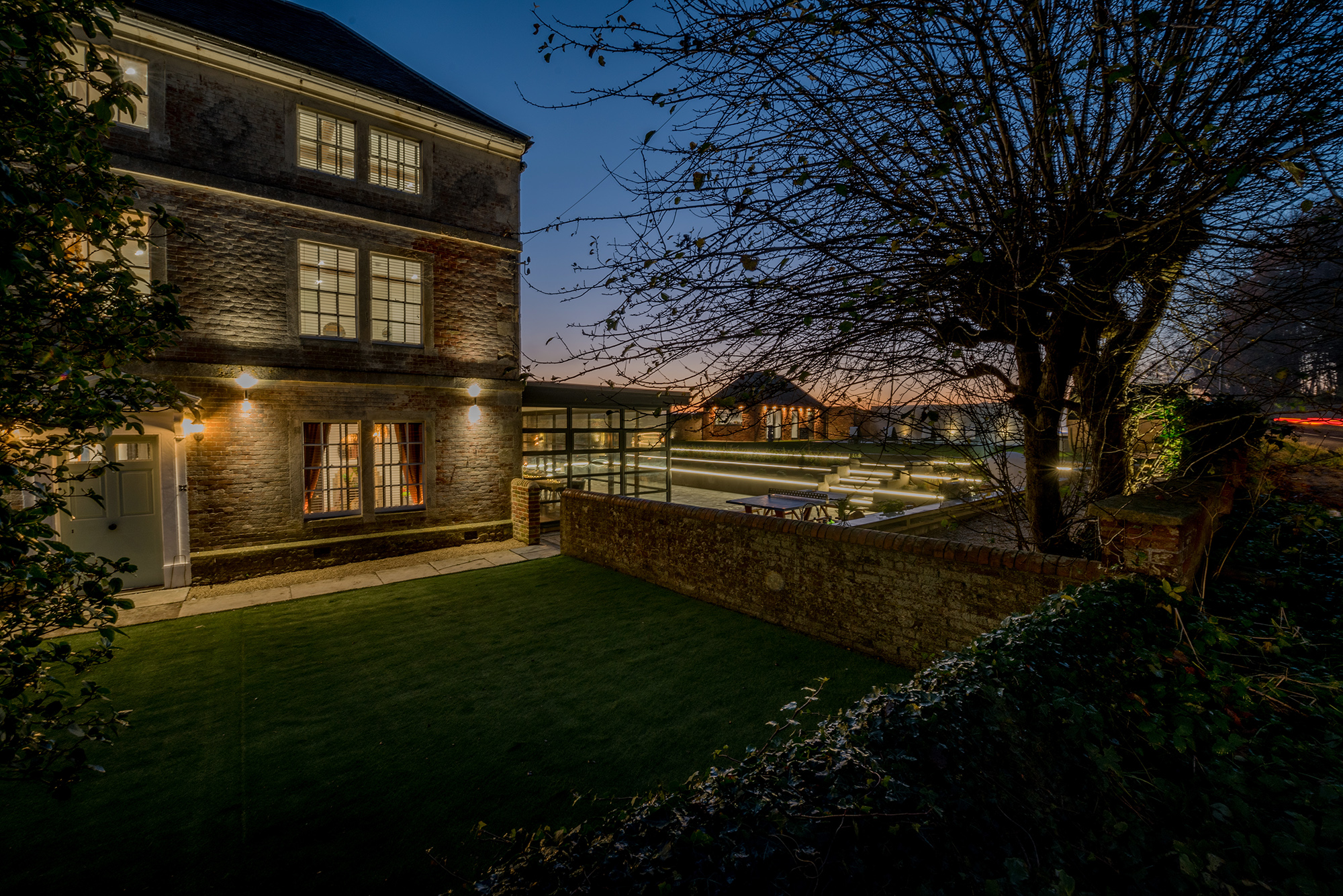 8 bedroom holiday cottage in Westbury Wiltshire, England Hottub