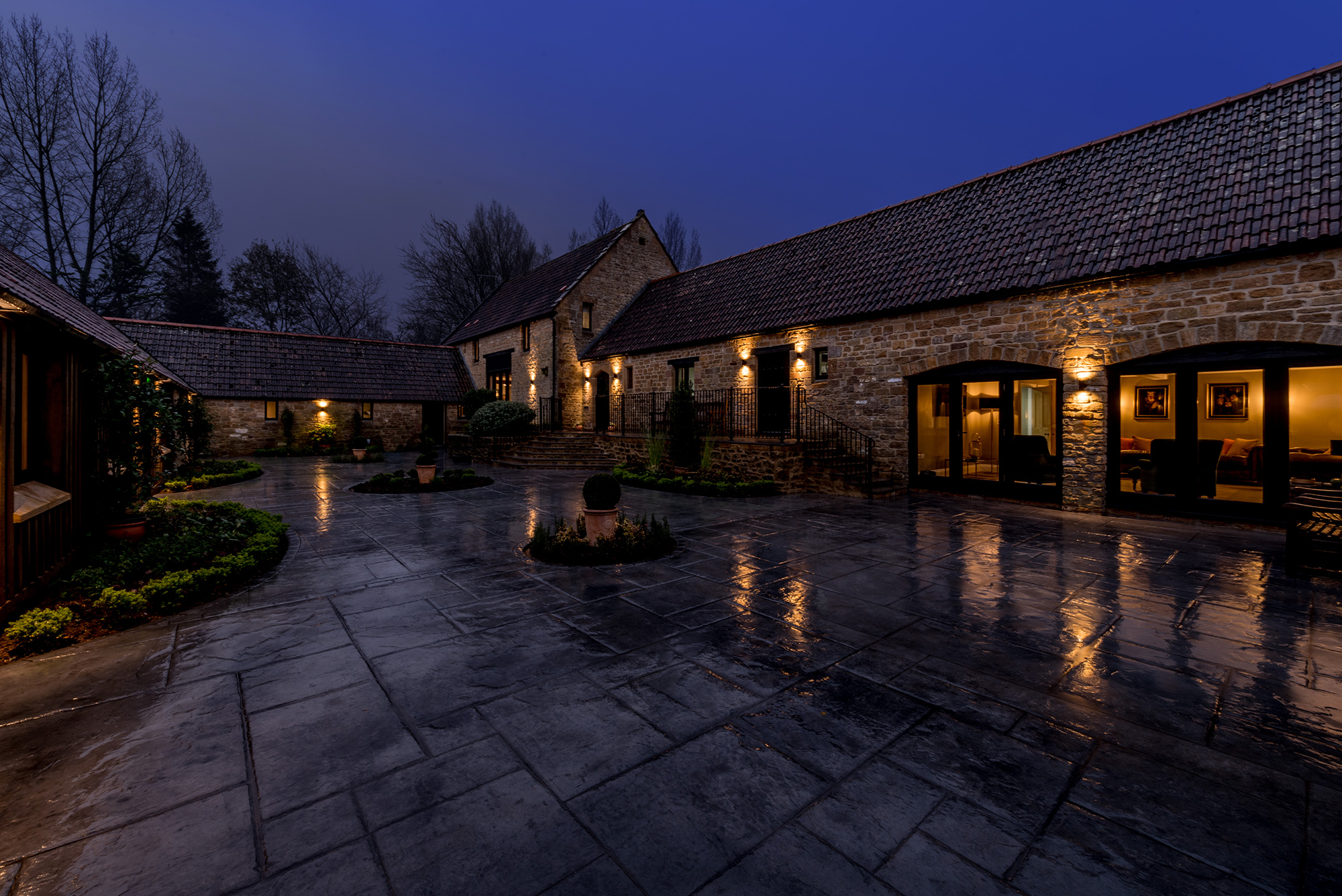 10 bedroom holiday cottage in Misterton Somerset, England Hottub