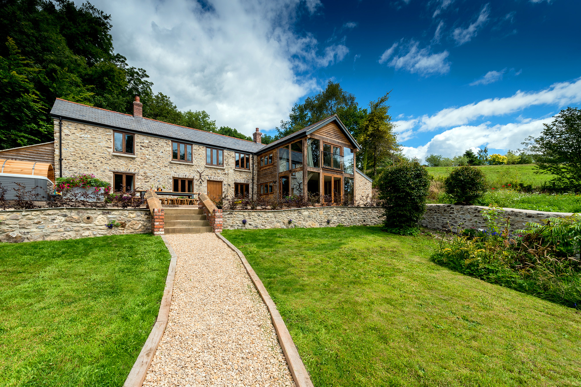 5 bedroom holiday cottage in Churchinford Somerset, England Hottub