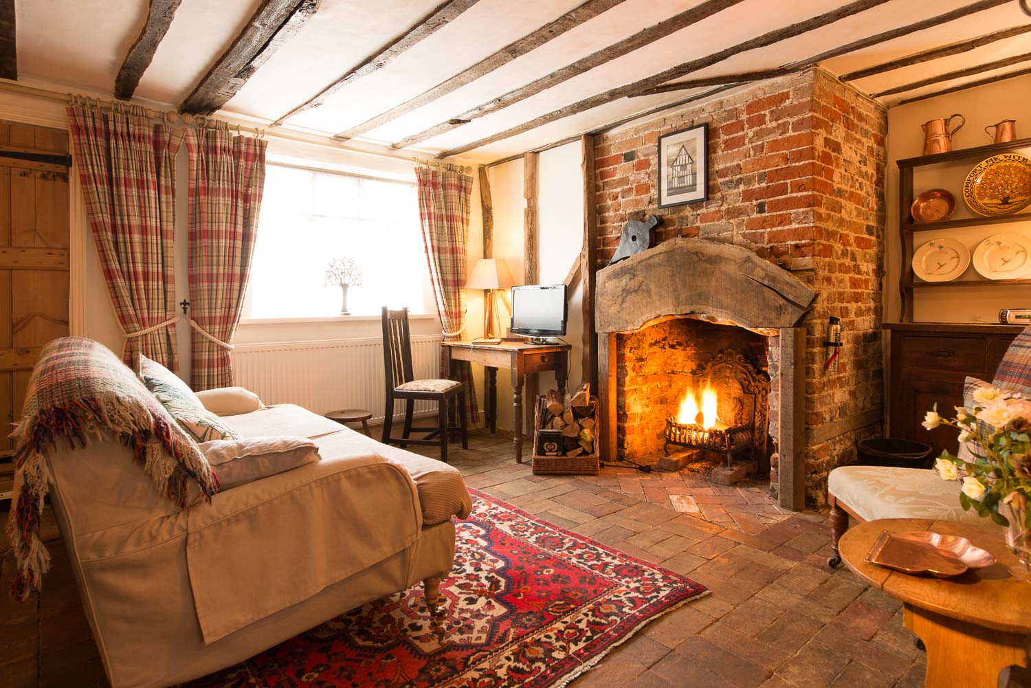 cottage-bedroom-holiday-cottage-in-long-melford-suffolk-for-two-people