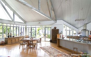 Self-catering rainforest house sleeps 6