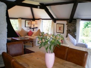 Longbow Barns Upper Apartment Sitting Room.
