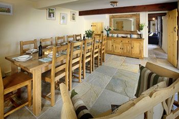 self-catering for 14 in Somerset with dining room