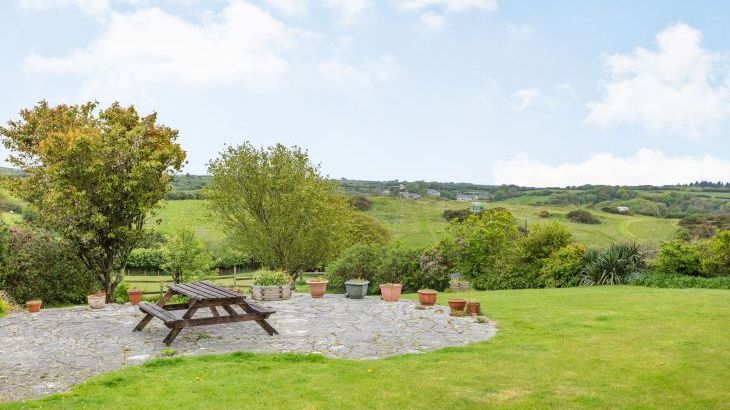 Stable Pet-Friendly Holiday Cottage, South West England  - Photo 20