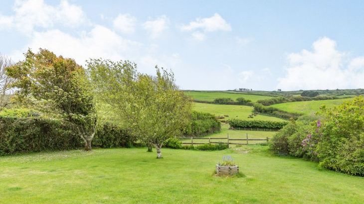Stable Pet-Friendly Holiday Cottage, South West England  - Photo 21