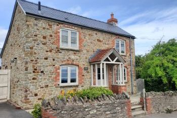 Sleeps 2, Romantic, Modern, Luxurious Cottage with garden, WiFi and Amazing Views, Herefordshire