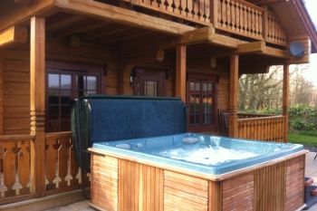 Sleeps 6 Holiday Rental with Hot Tub in Mid Wales Sleeps 6 Holiday Rental with Hot Tub in Mid Wales