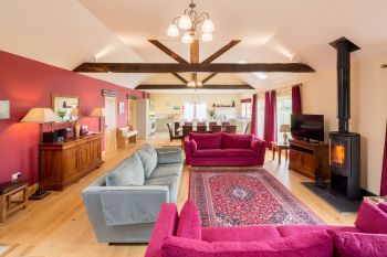 Cottage with a spacious bed for couples in Yorkshire, North England Cottage with a spacious bed for couples in Yorkshire, North England