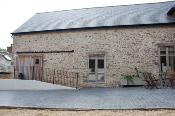 Stylish 2 Bedroom Holiday Barn v9 - Buckinghamshire