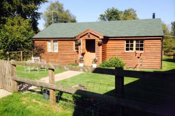 Sleeps 8 Holiday Rental with Hot Tub in South Coast, The New Forest Sleeps 8 Holiday Rental with Hot Tub in South Coast, The New Forest