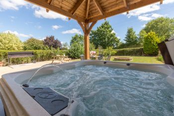 Holiday rental with Hot Tub Access in South West, West Country Holiday rental with Hot Tub Access in South West, West Country
