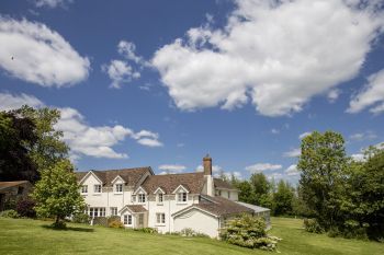 Cottage with a spacious bed for couples in North Devon, South West, West Country Cottage with a spacious bed for couples in North Devon, South West, West Country