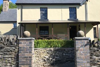 Cottage with a spacious bed for couples in Mid Wales Cottage with a spacious bed for couples in Mid Wales