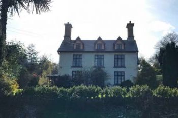 Cottage with a spacious bed for couples in Mid Wales Cottage with a spacious bed for couples in Mid Wales