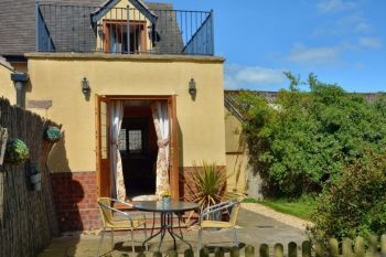 Sleeps 2 Holiday Rental with Hot Tub in The mosses and meres Sleeps 2 Holiday Rental with Hot Tub in The mosses and meres