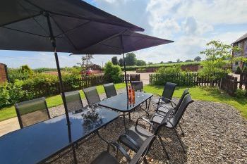 Olivers Mill- 5 Star with Swimming Pool, Toddler Play Area, Sports Court, Picnic site and much more - Shropshire