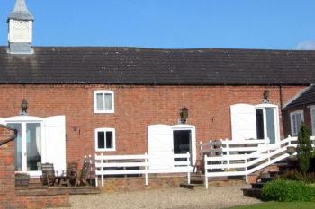 Cottage with a spacious bed for couples in Lincolnshire Wolds, East Midlands Cottage with a spacious bed for couples in Lincolnshire Wolds, East Midlands