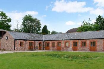 Sleeps 6 Holiday Rental with Hot Tub in Heart of England Sleeps 6 Holiday Rental with Hot Tub in Heart of England