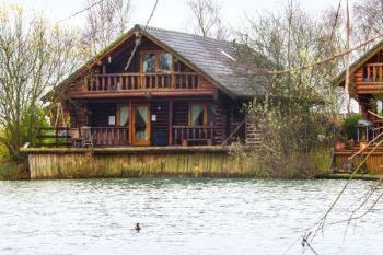 Cottage with Hot Tub Access in East Anglia Cottage with Hot Tub Access in East Anglia