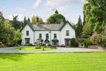 Sleeps 30 Holiday Rental with Hot Tub in Heart of England Sleeps 30 Holiday Rental with Hot Tub in Heart of England