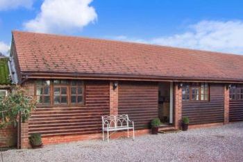 Sleeps 2 Hot Tub Cottage in Heart of England Sleeps 2 Hot Tub Cottage in Heart of England