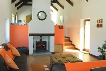 Sleeps 8 Hot Tub Cottage in Pembrokeshire and South Wales Sleeps 8 Hot Tub Cottage in Pembrokeshire and South Wales