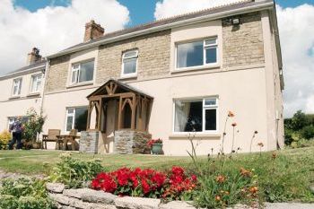 Sleeps 6 Hot Tub Cottage in Wales Sleeps 6 Hot Tub Cottage in Wales