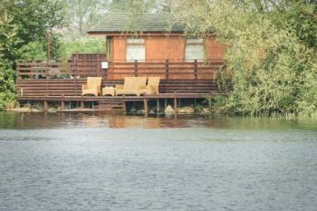 Cottage with Hot Tub Access in East Anglia Cottage with Hot Tub Access in East Anglia