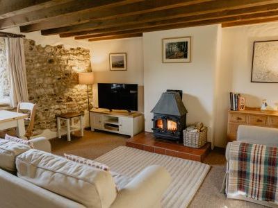 Self-catering country cottage with wood burner