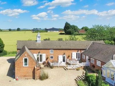stayin a comfortable rural reetreat in Lincolnshire and relax