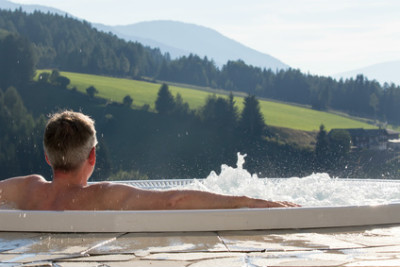 Outdoor hot tub