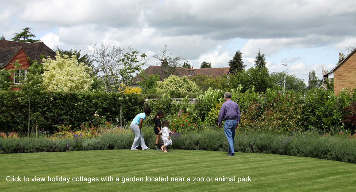 cottage with a garden near a zoo or animal park uk