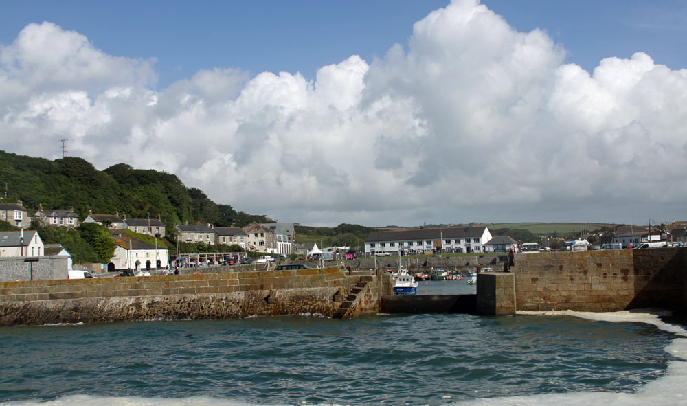 Porthleven seaside holiday cottages