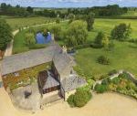 The Cotswold Manor Hall, Exclusive Hot-Tub, Games/Event Barns, 70 acres of Parkland - Oxfordshire