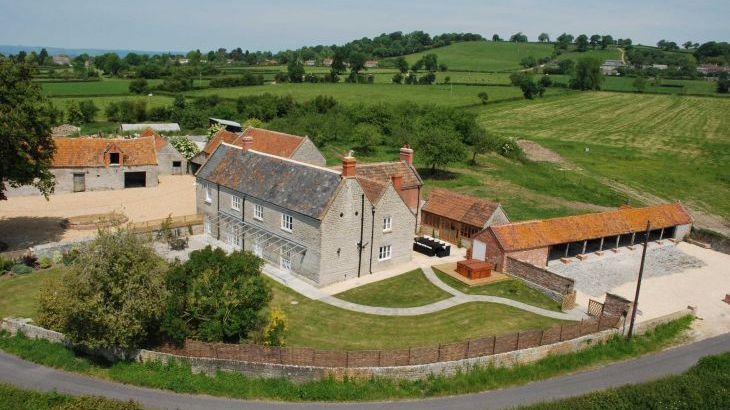 Cottages with a swimming pool   in South West, West Country