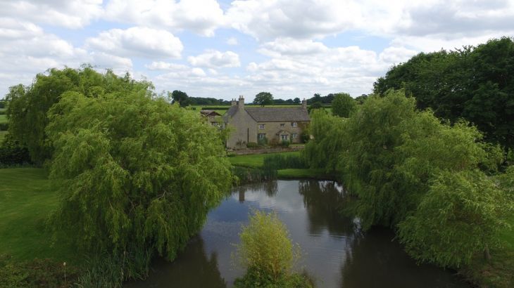 The Cotswold Manor Hall, Exclusive Hot-Tub, Games/Event Barns, 70 acres of Parkland - Photo 12