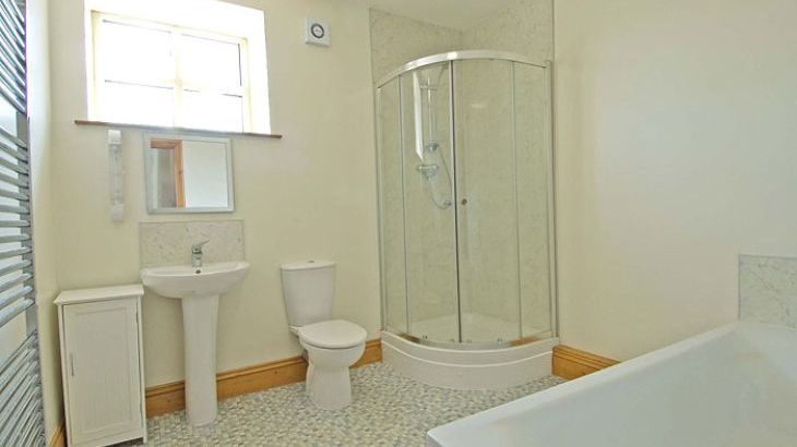 New Hall Farmhouse , sleeps  16,  Photo 14