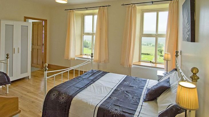 New Hall Farmhouse , sleeps  16,  Photo 13