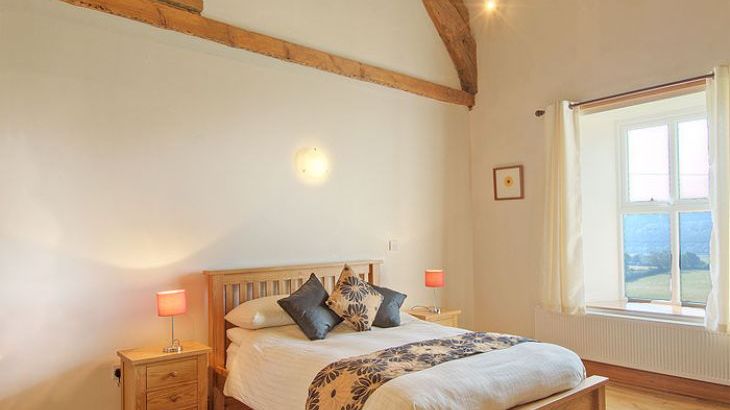 New Hall Farmhouse , sleeps  16,  Photo 16