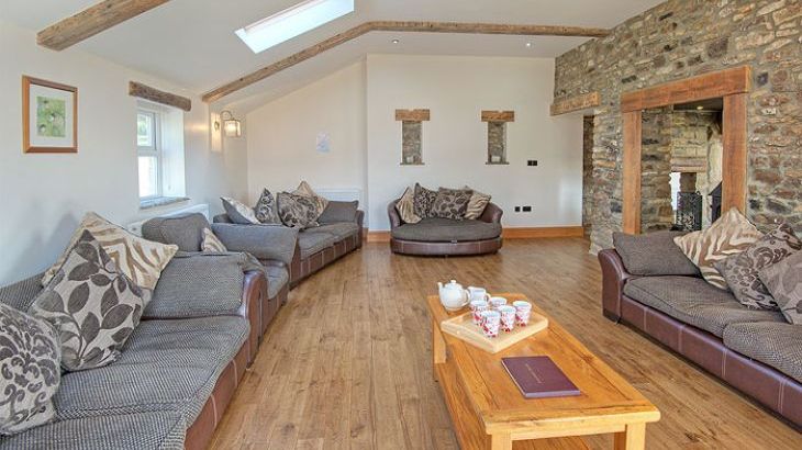 New Hall Farmhouse , sleeps  16,  Photo 6