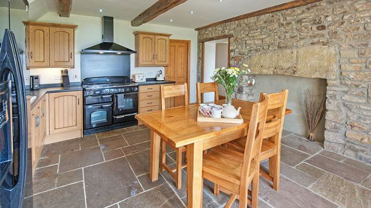 New Hall Farmhouse , sleeps  16,  Photo 7