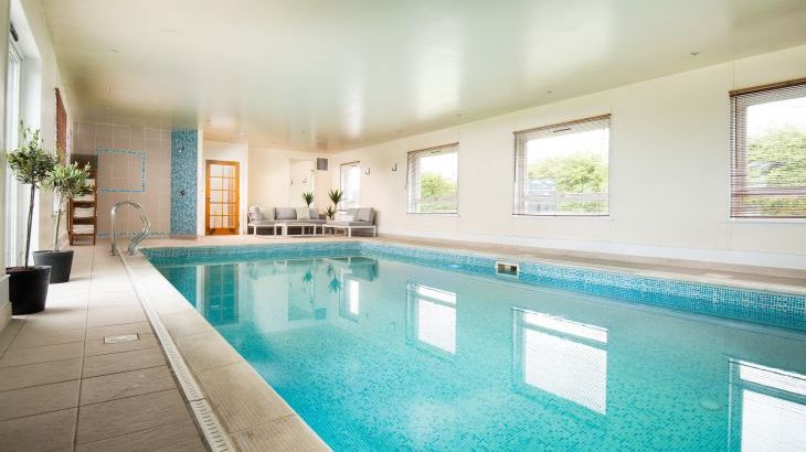 Hot tub with pool cottage   in Scottish Borders