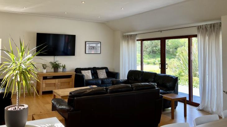 Garth Barns, sleeps  32,  Photo 18