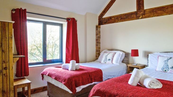 Buttercups Haybarn 5 Star Cottage with Indoor Pool, Sports Court & Toddler Play Area, sleeps  10,  Photo 30