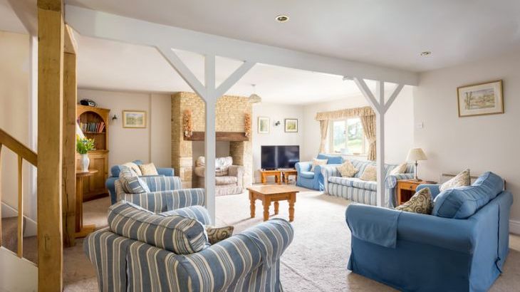 Stanway House, sleeps  18,  Photo 1