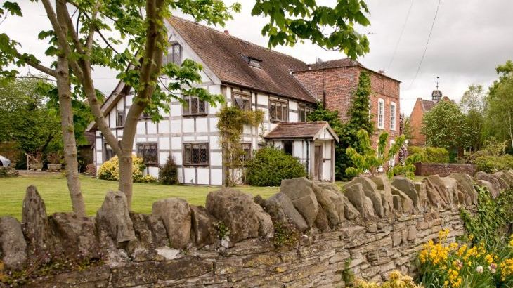 The Manor House - Photo 3